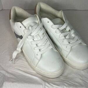 NWOT Time and Tru White and Silver Sneakers Classic Low-Top Design